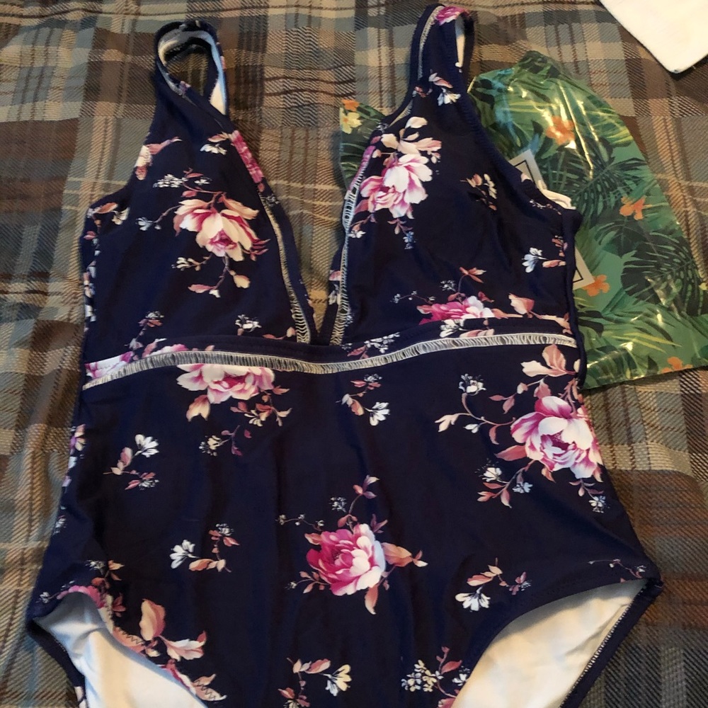 Cupshe navy floral once-piece, size L NWT REDUCED!